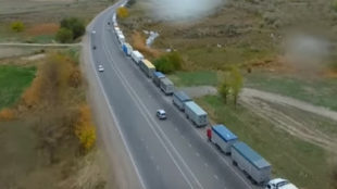 Очереди на границе: россияне едут в Казахстан за дешевым топливом